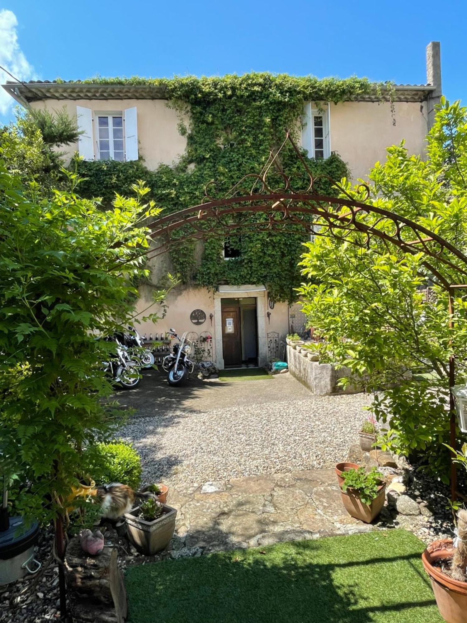Maison Du Manoir Vallon-Pont-dʼArc Esterno foto